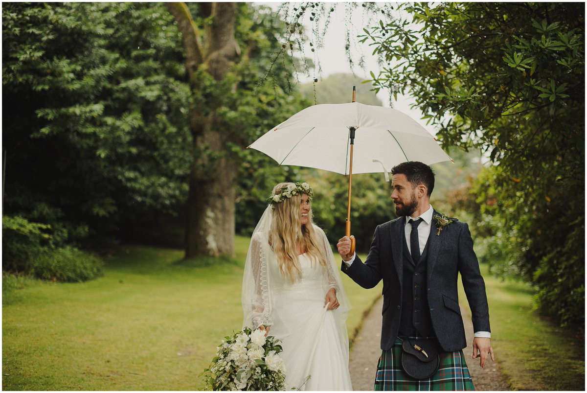 rainy wedding in Scotland