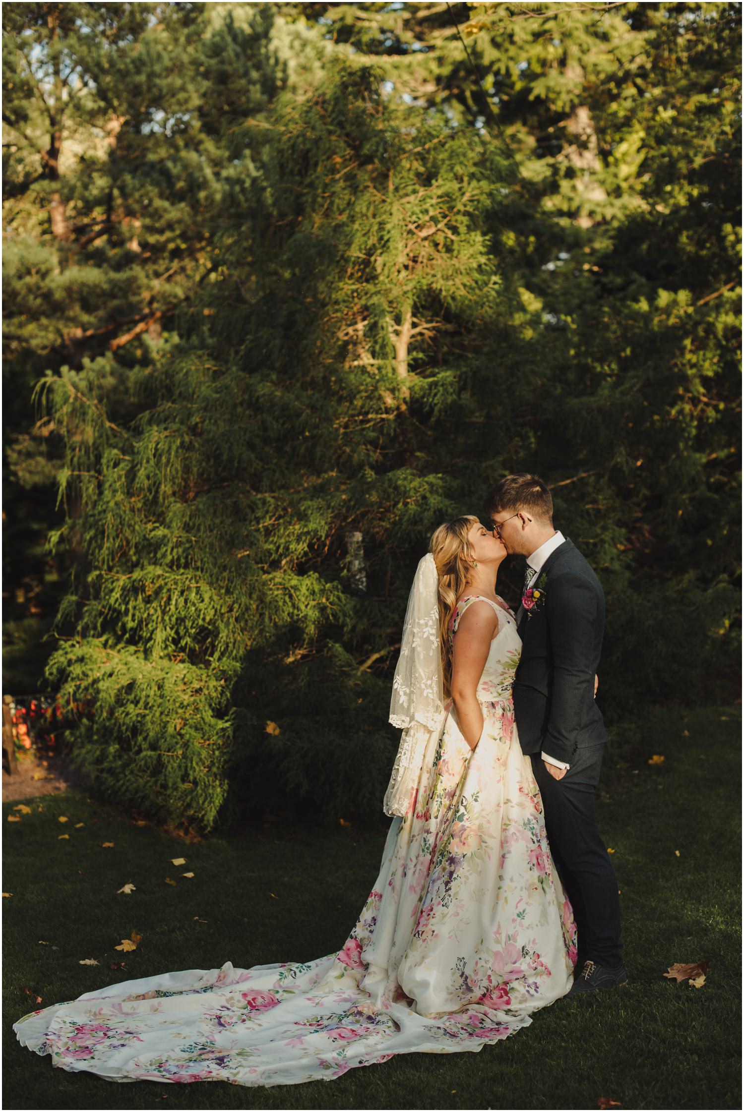 wedding kiss