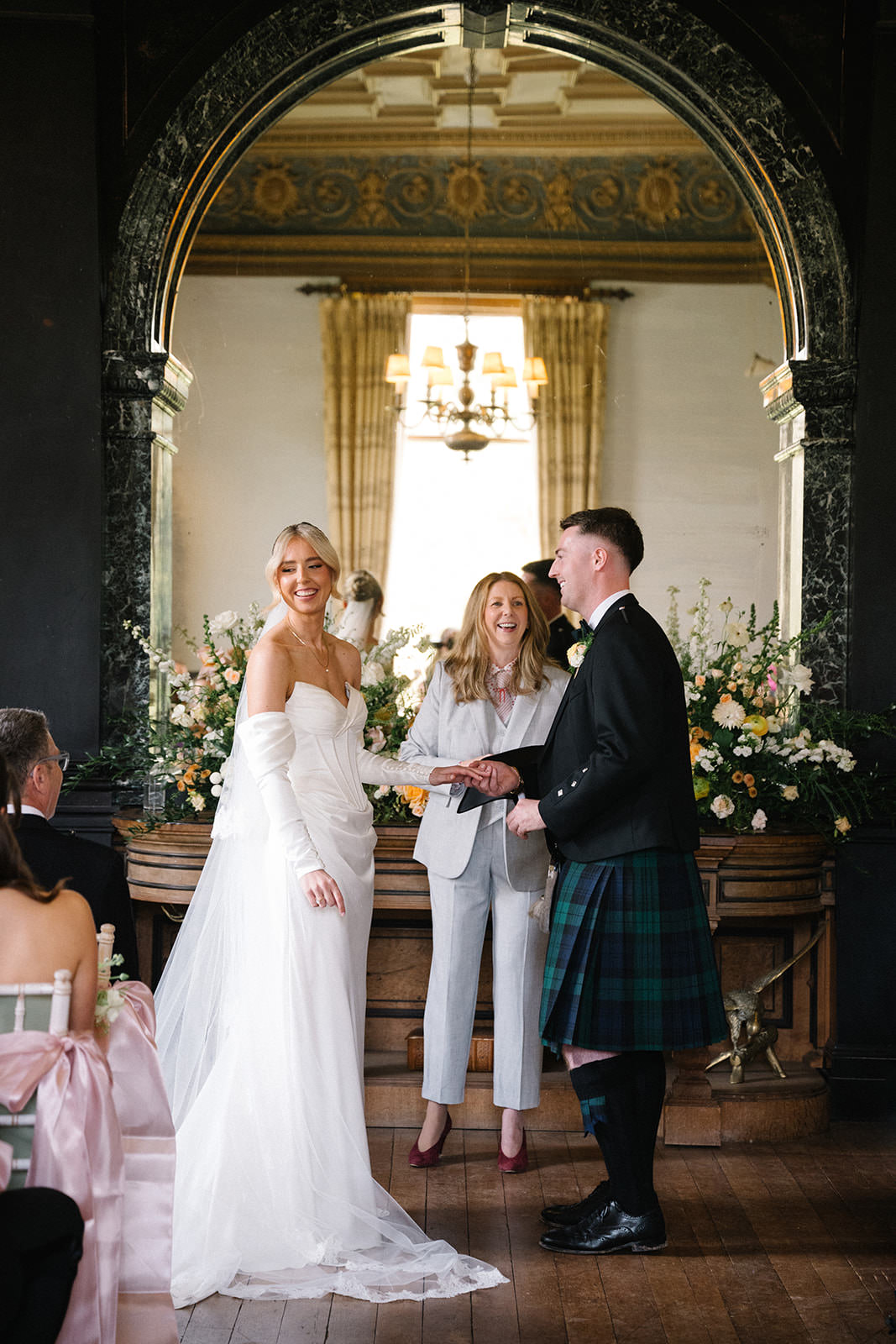 Scotland wedding photographer captures ceremony at Springkell.