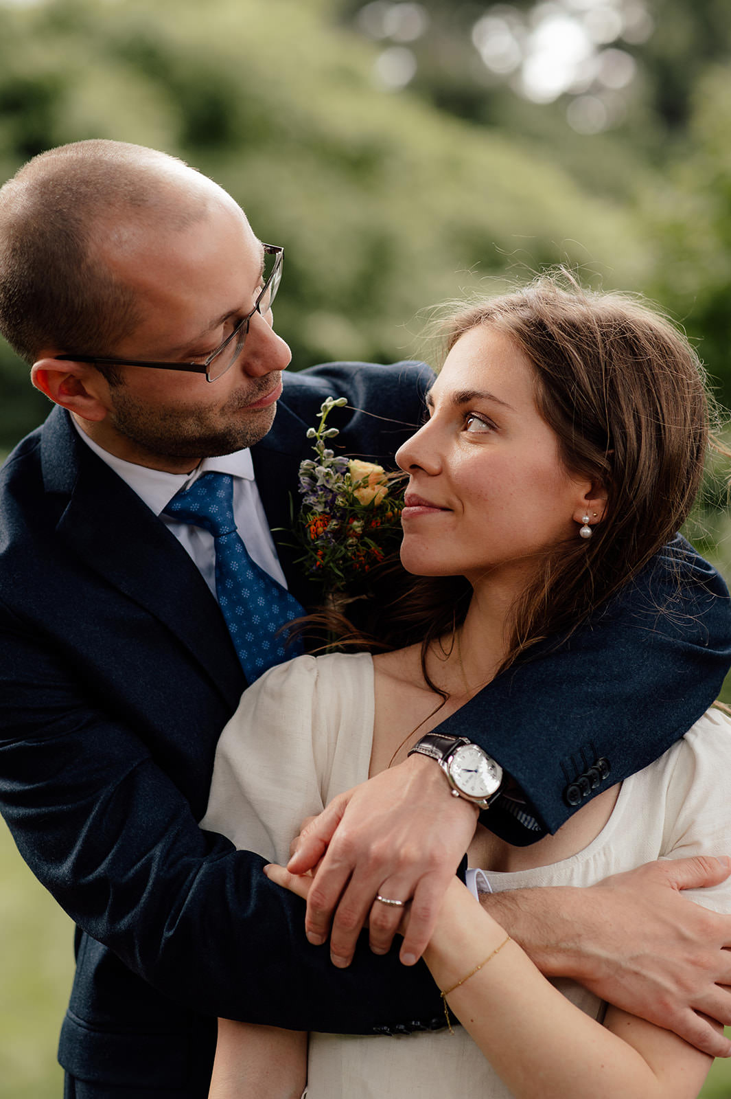 Caterina and Fedor posing for their photos at the Royal Botanic Gardens in Edinburgh.