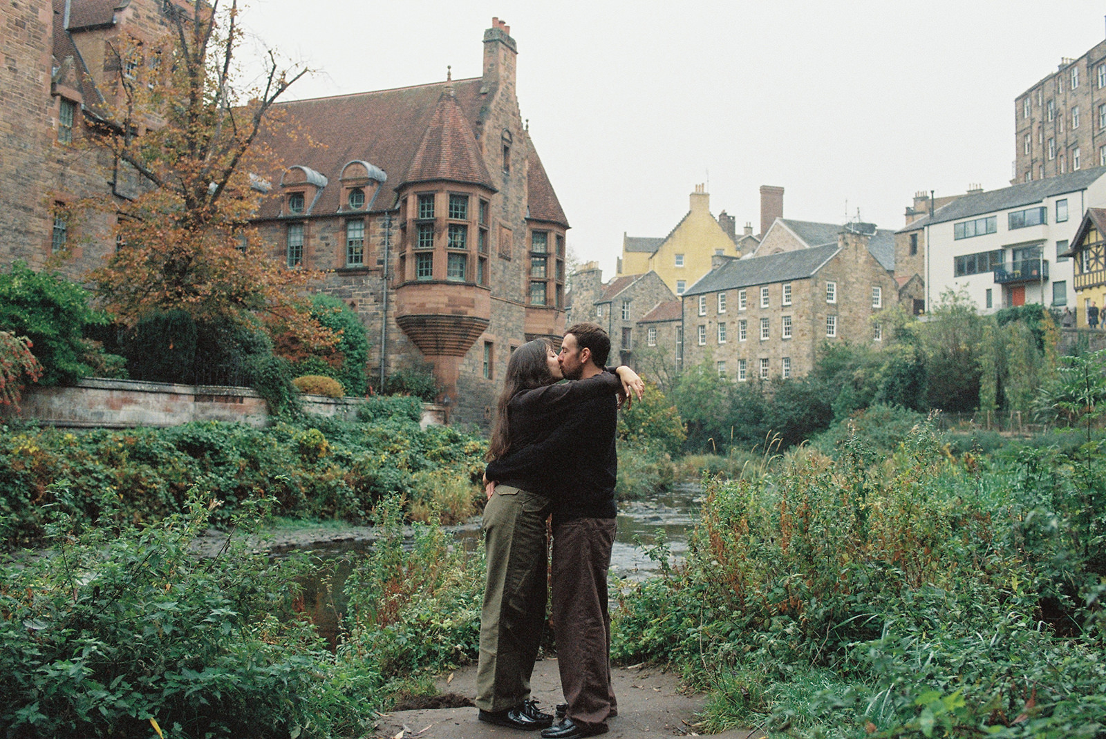 Edinburgh photographer captures atmospheric photo of a couple on their honeymoon.